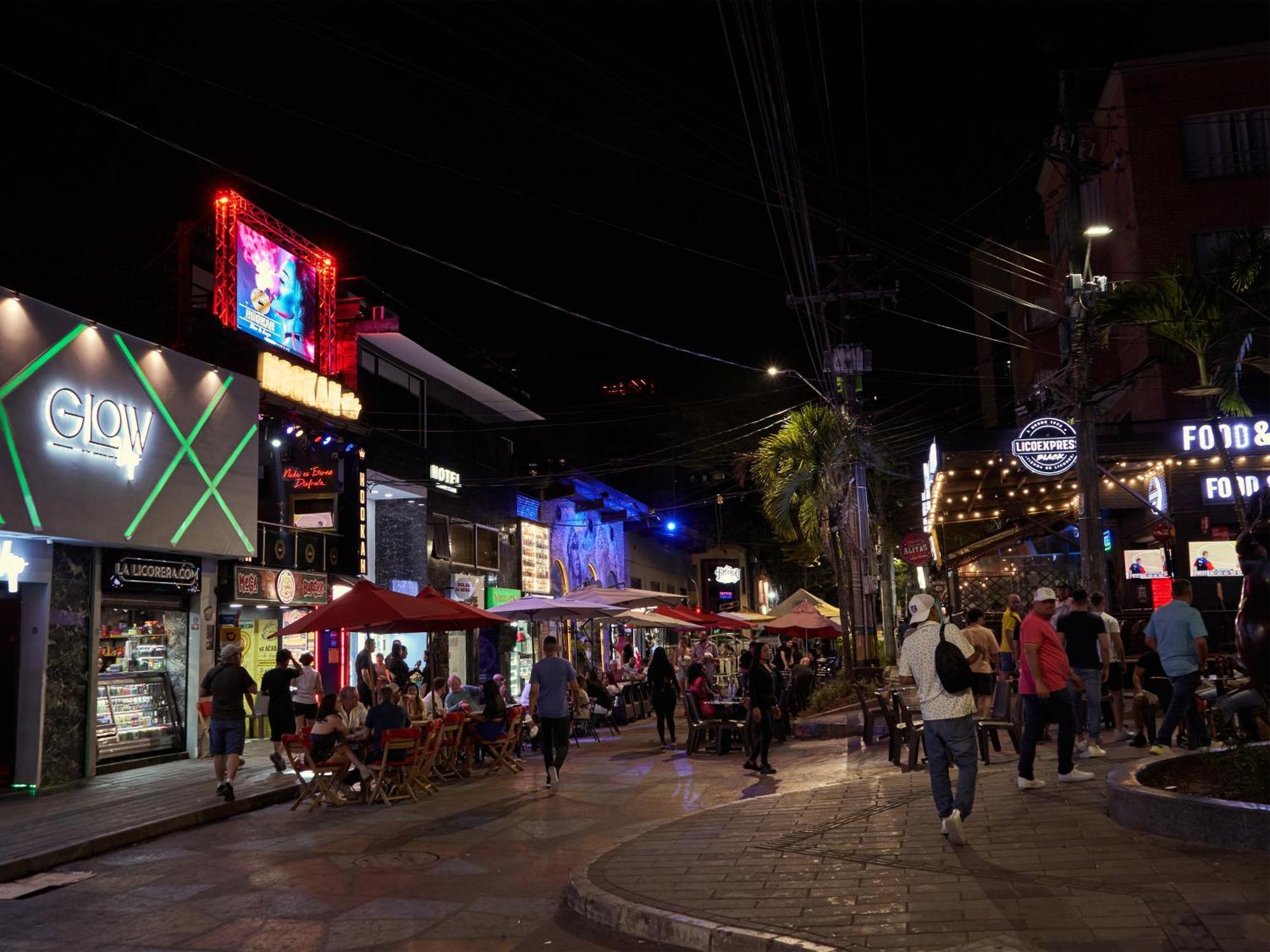 Stanza Hotel Medellín Buitenkant foto